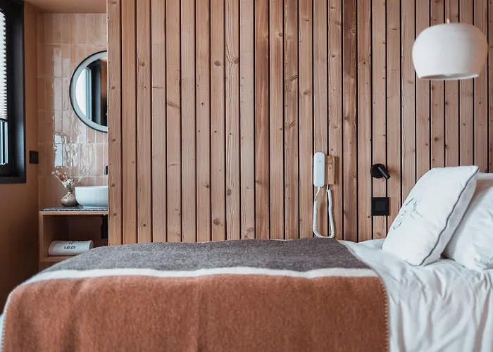 La Voie Lactee Отель Ла-Монжи